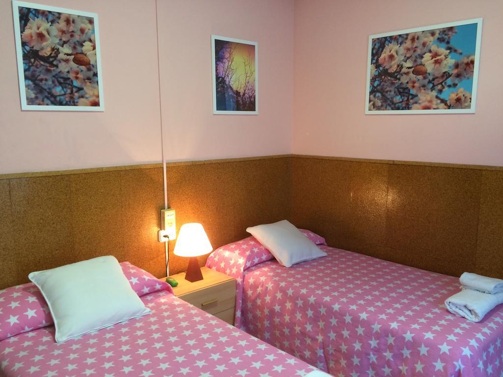 Hostal Valls Βαρκελώνη Εξωτερικό φωτογραφία
