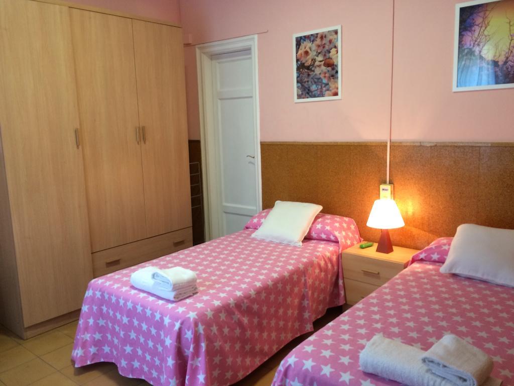 Hostal Valls Βαρκελώνη Εξωτερικό φωτογραφία