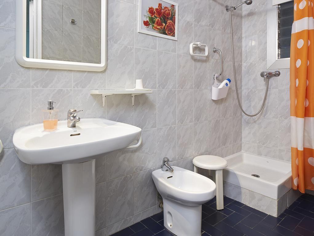 Hostal Valls Βαρκελώνη Εξωτερικό φωτογραφία