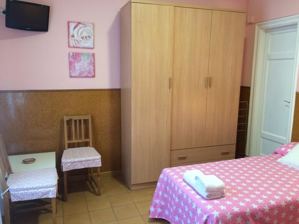 Hostal Valls Βαρκελώνη Εξωτερικό φωτογραφία